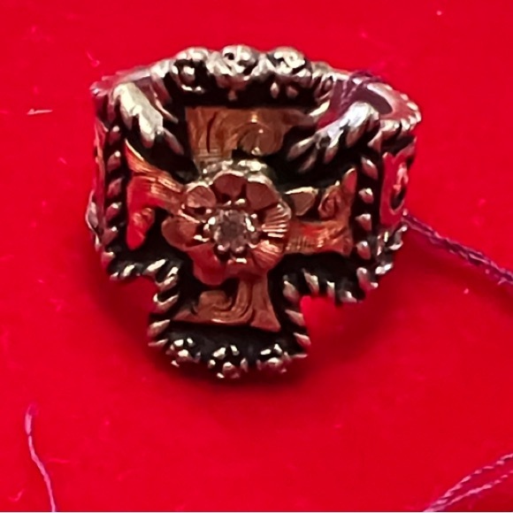 Fanning Jewelry Cross Ring